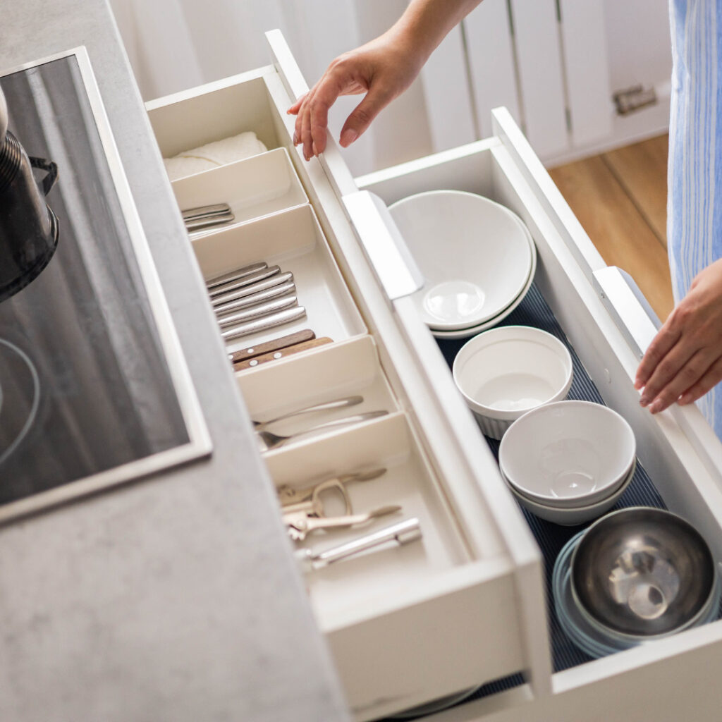 Discover 10 habits of tidy homeowners for an organized home. Declutter, clean daily, involve family, and enjoy a clutter-free sanctuary.